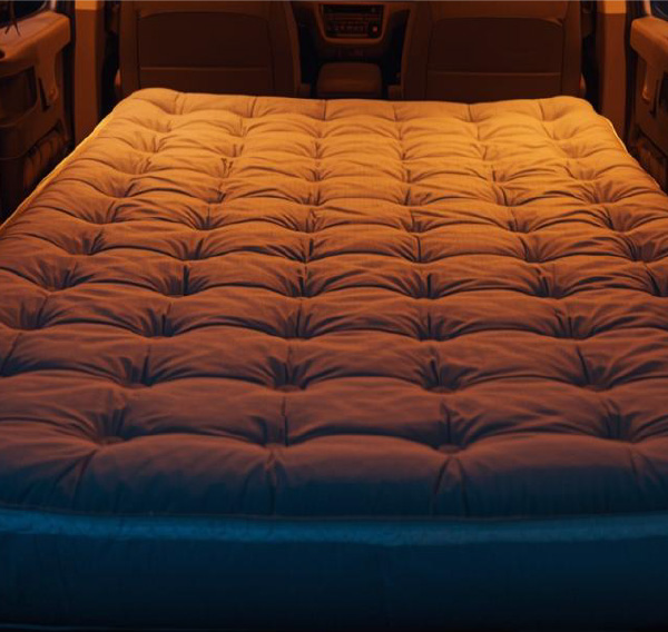 自宅の寝具エアーベッドインフレーターマット